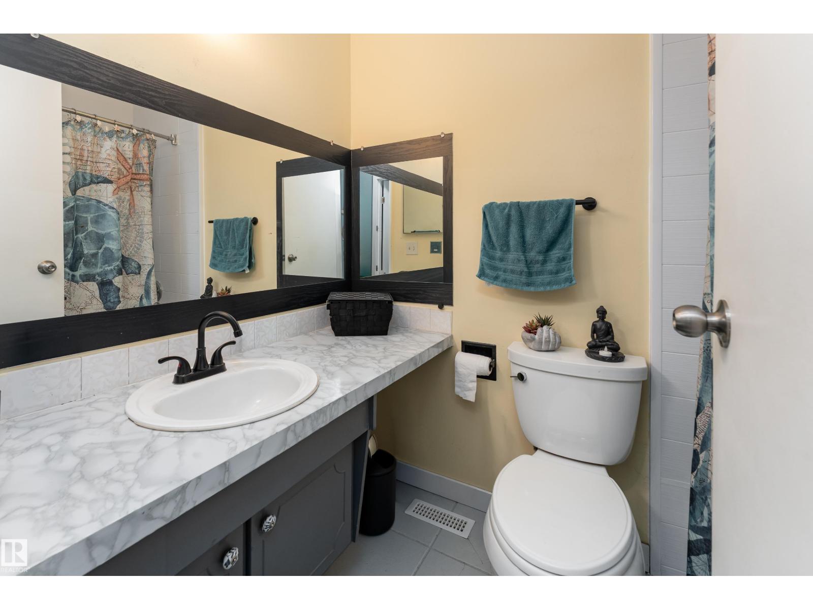 8011 44 AV NW - 13