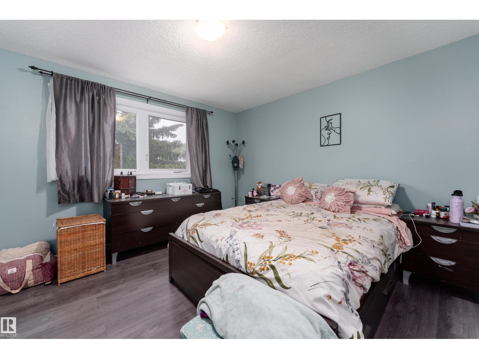 8011 44 AV NW - 14