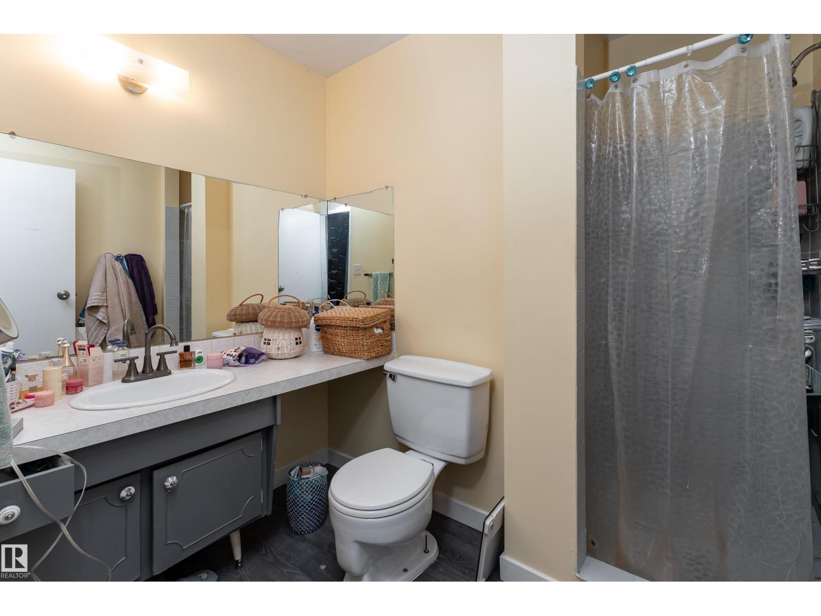 8011 44 AV NW - 17