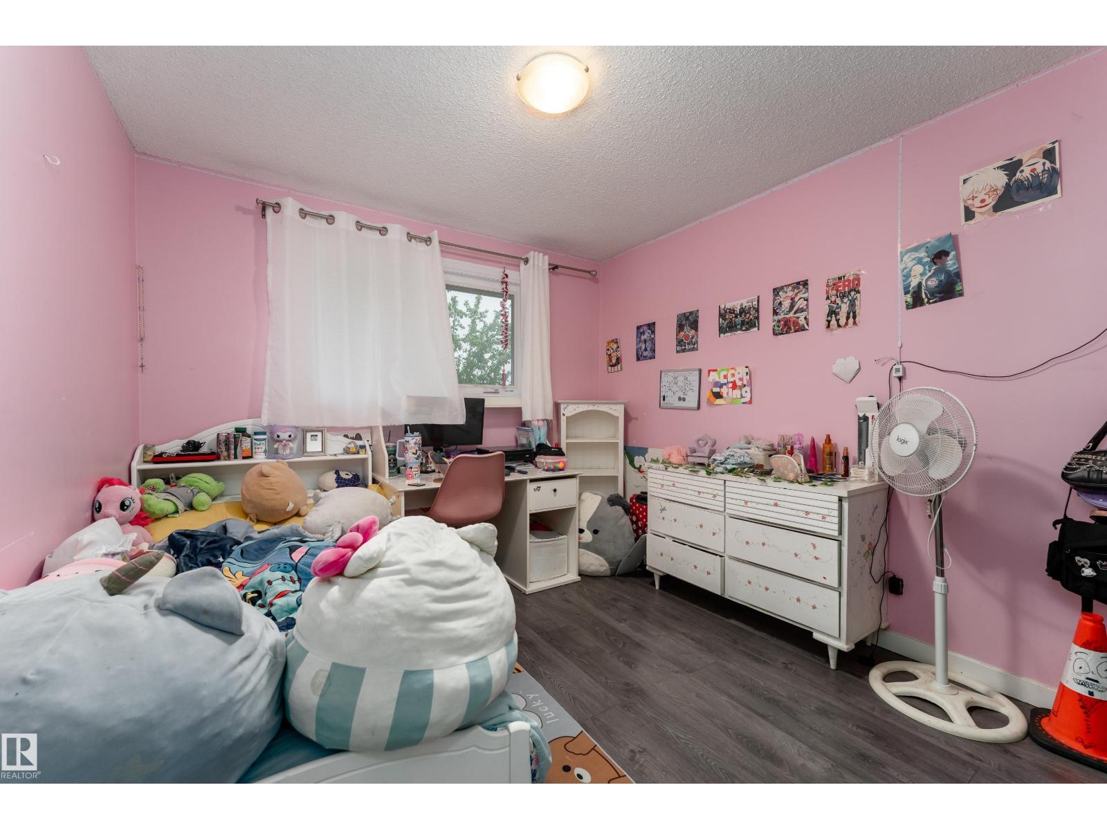 8011 44 AV NW - 18