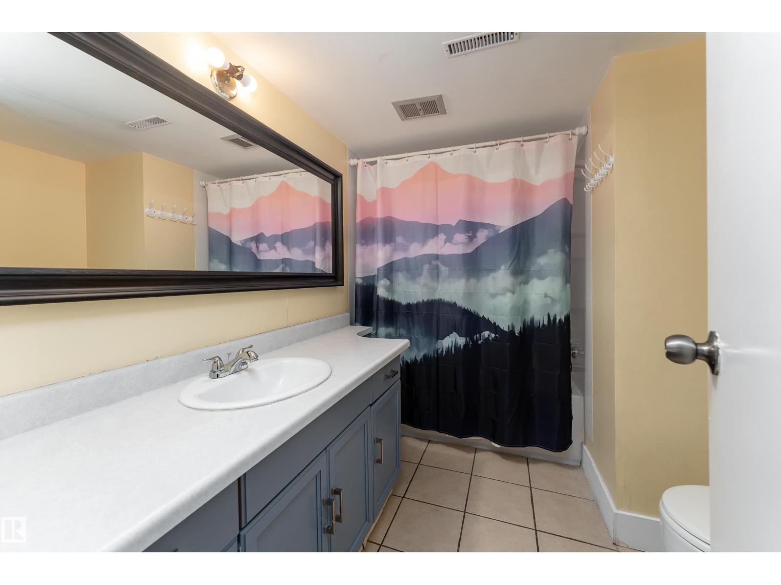 8011 44 AV NW - 21