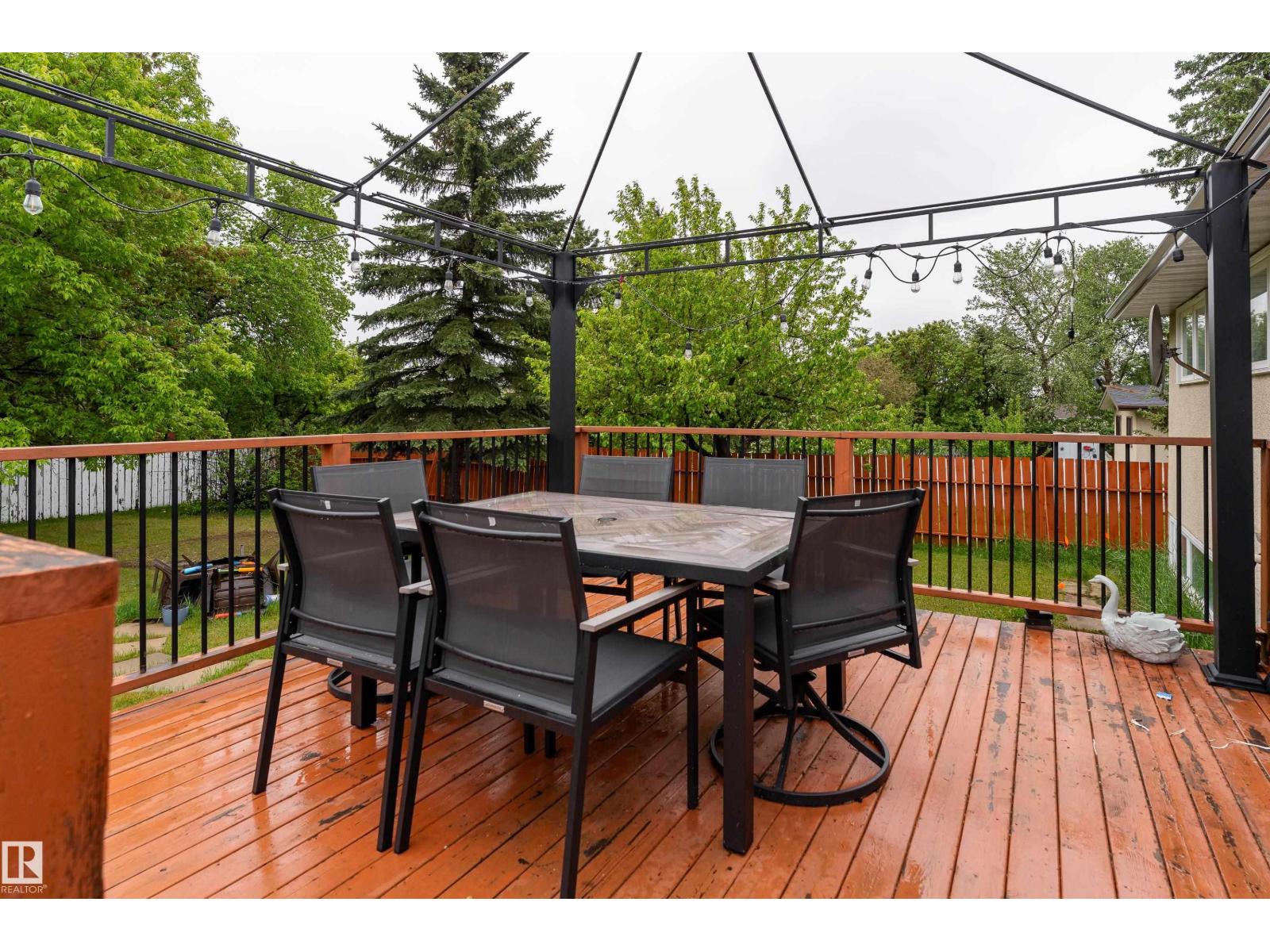 8011 44 AV NW - 29