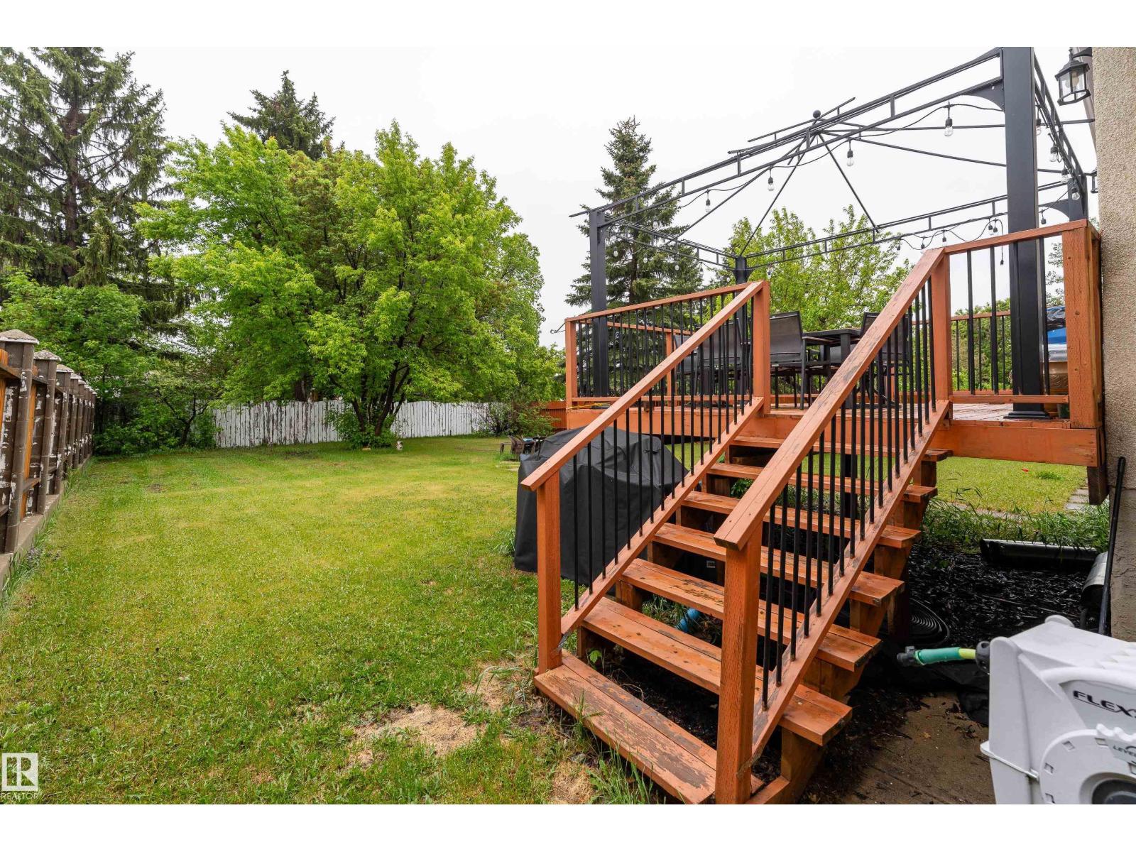 8011 44 AV NW - 30
