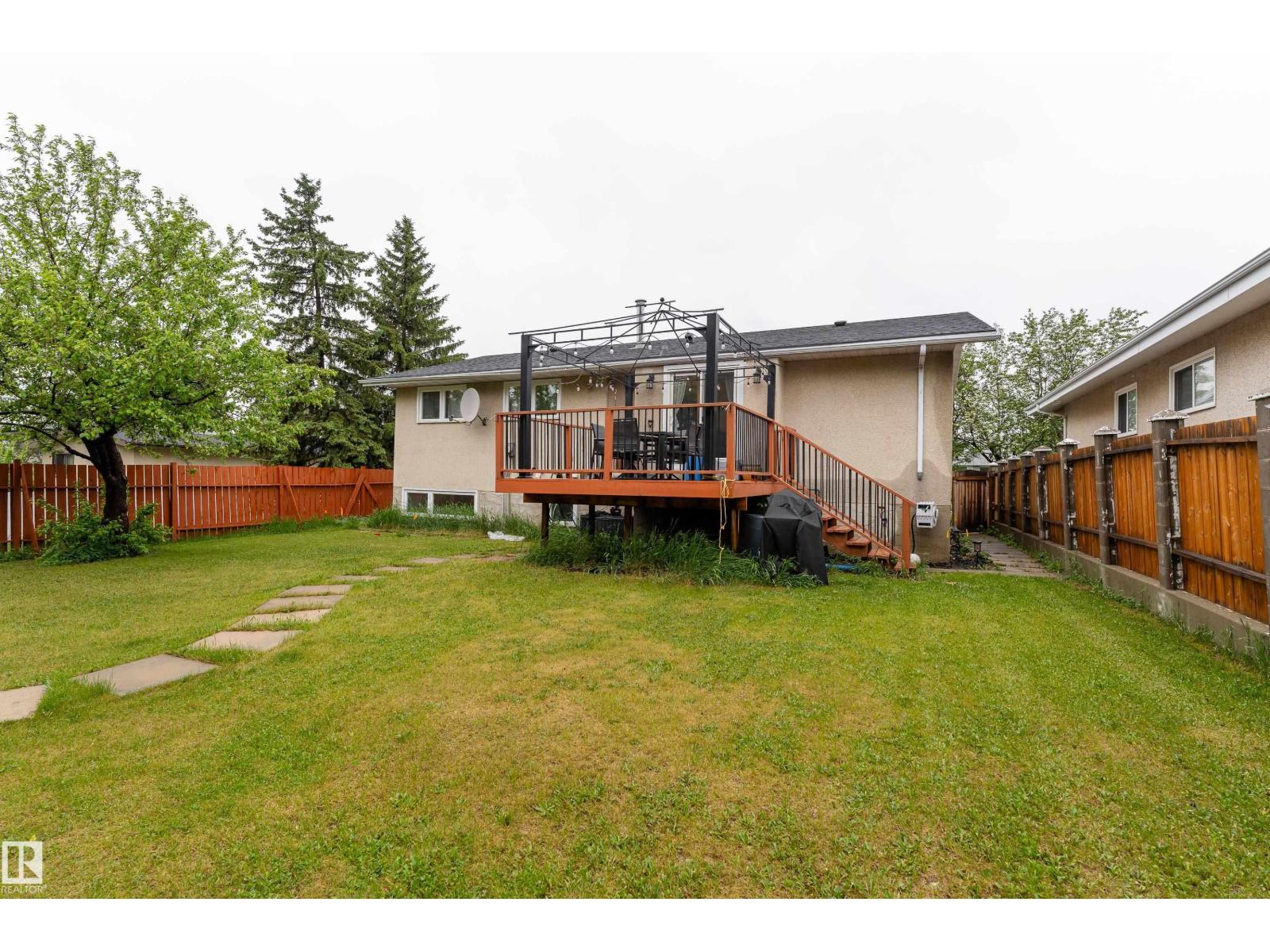 8011 44 AV NW - 34