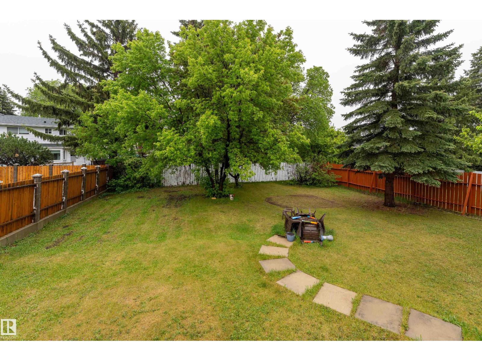 8011 44 AV NW - 36