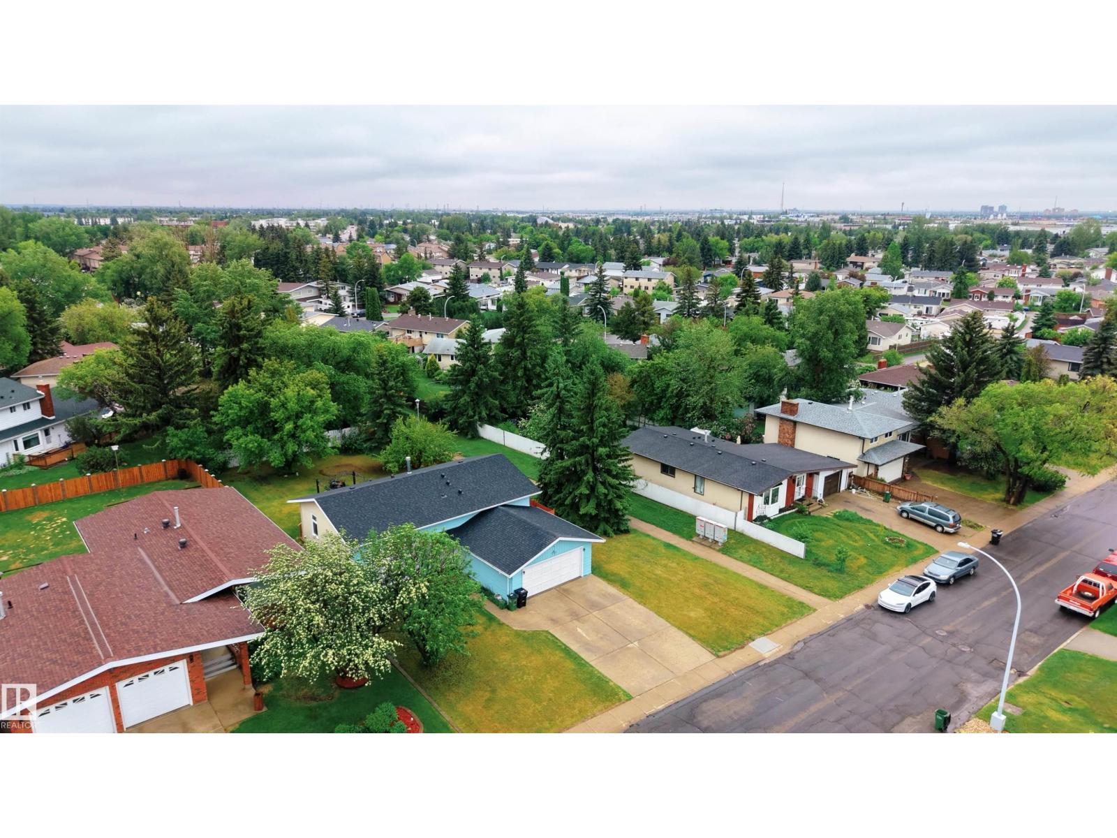 8011 44 AV NW - 37