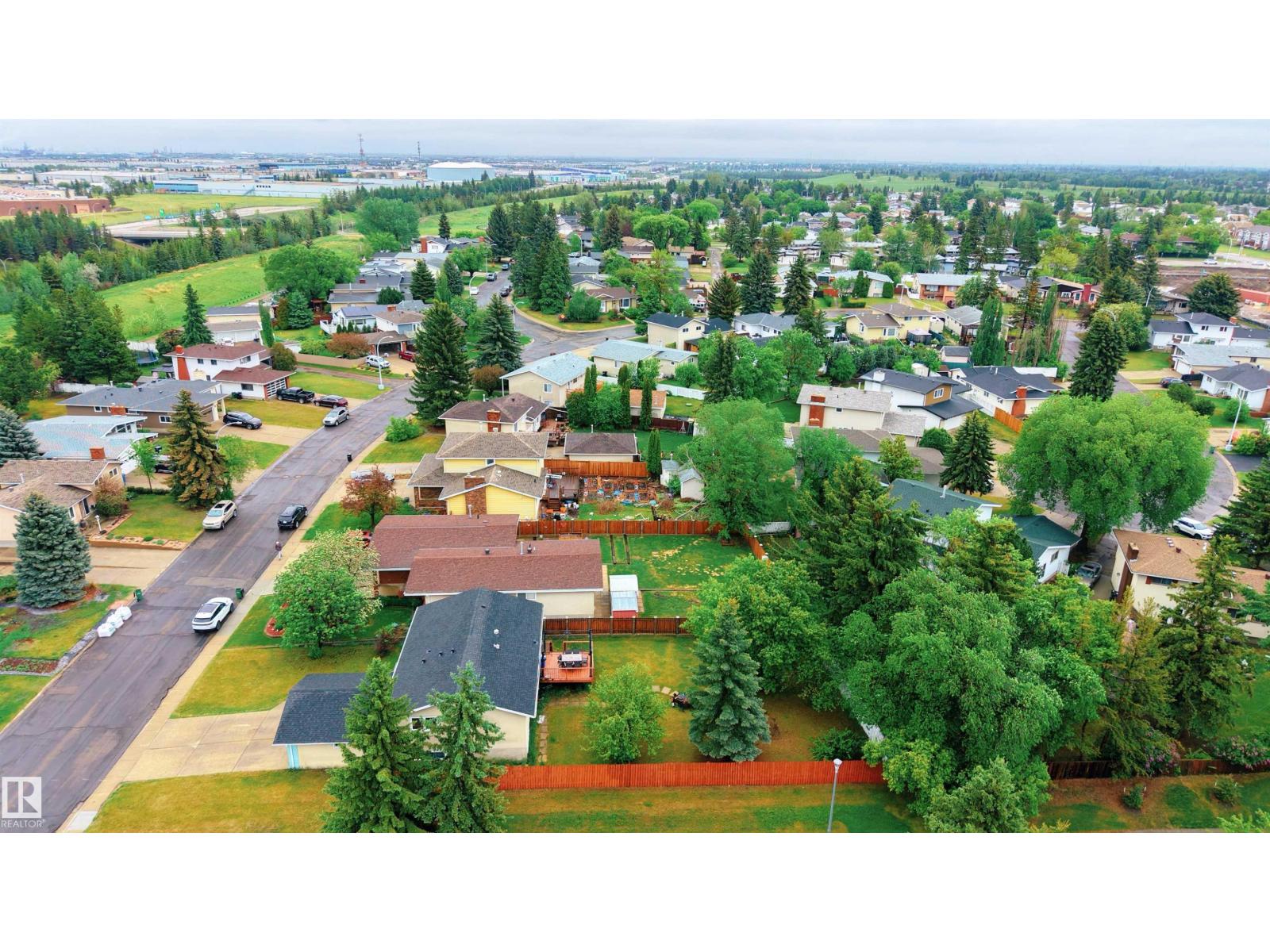 8011 44 AV NW - 39