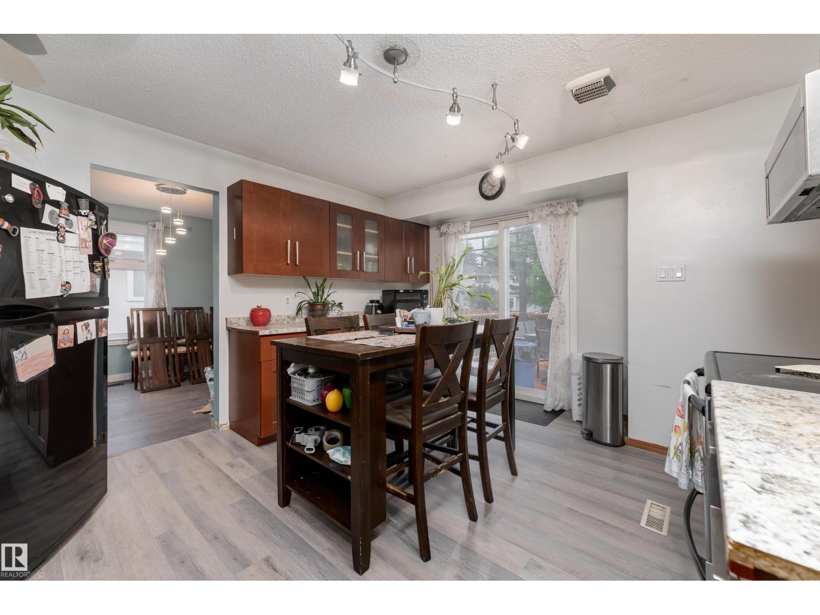 8011 44 AV NW - 8