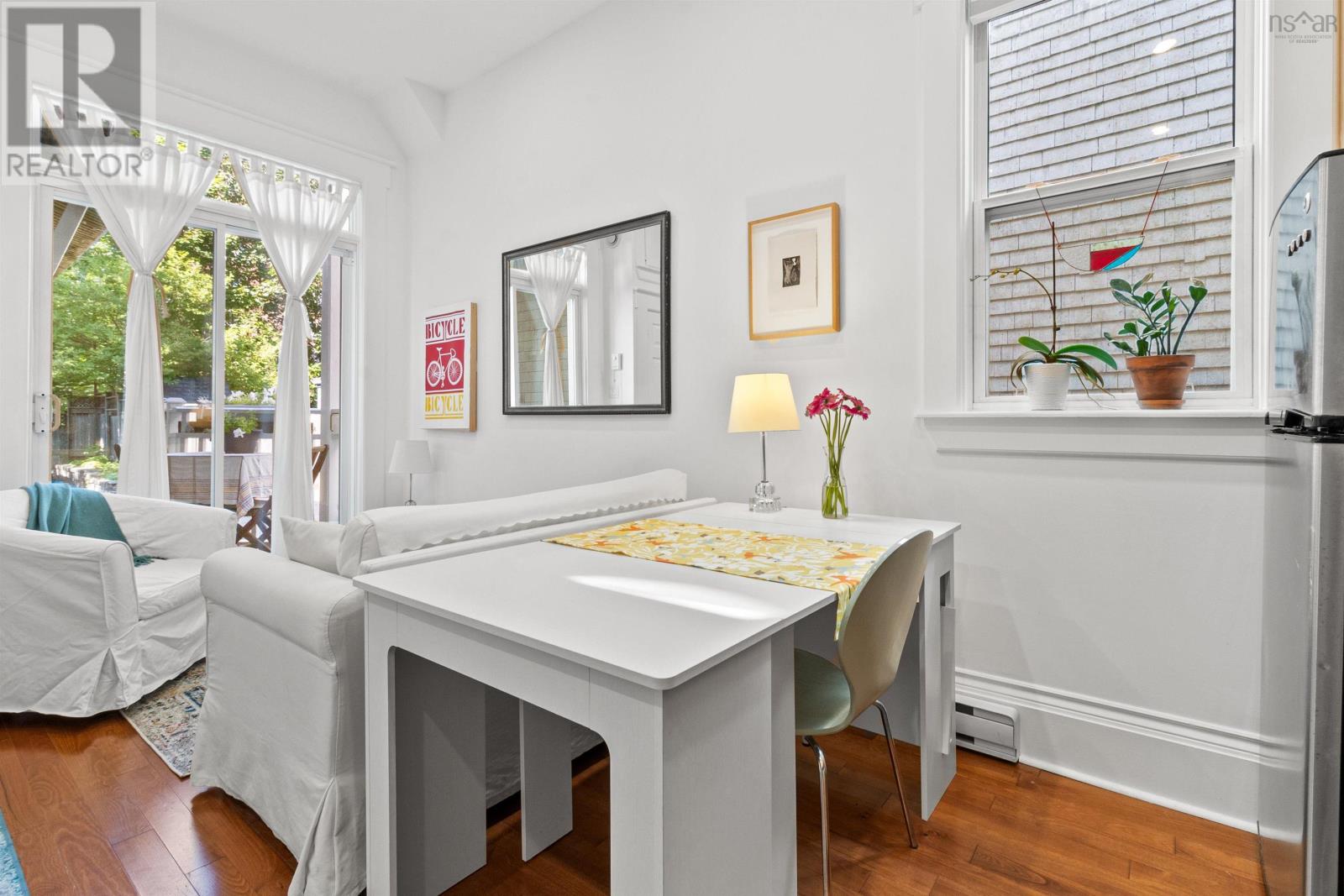 #4 1036 Bland Street - 10