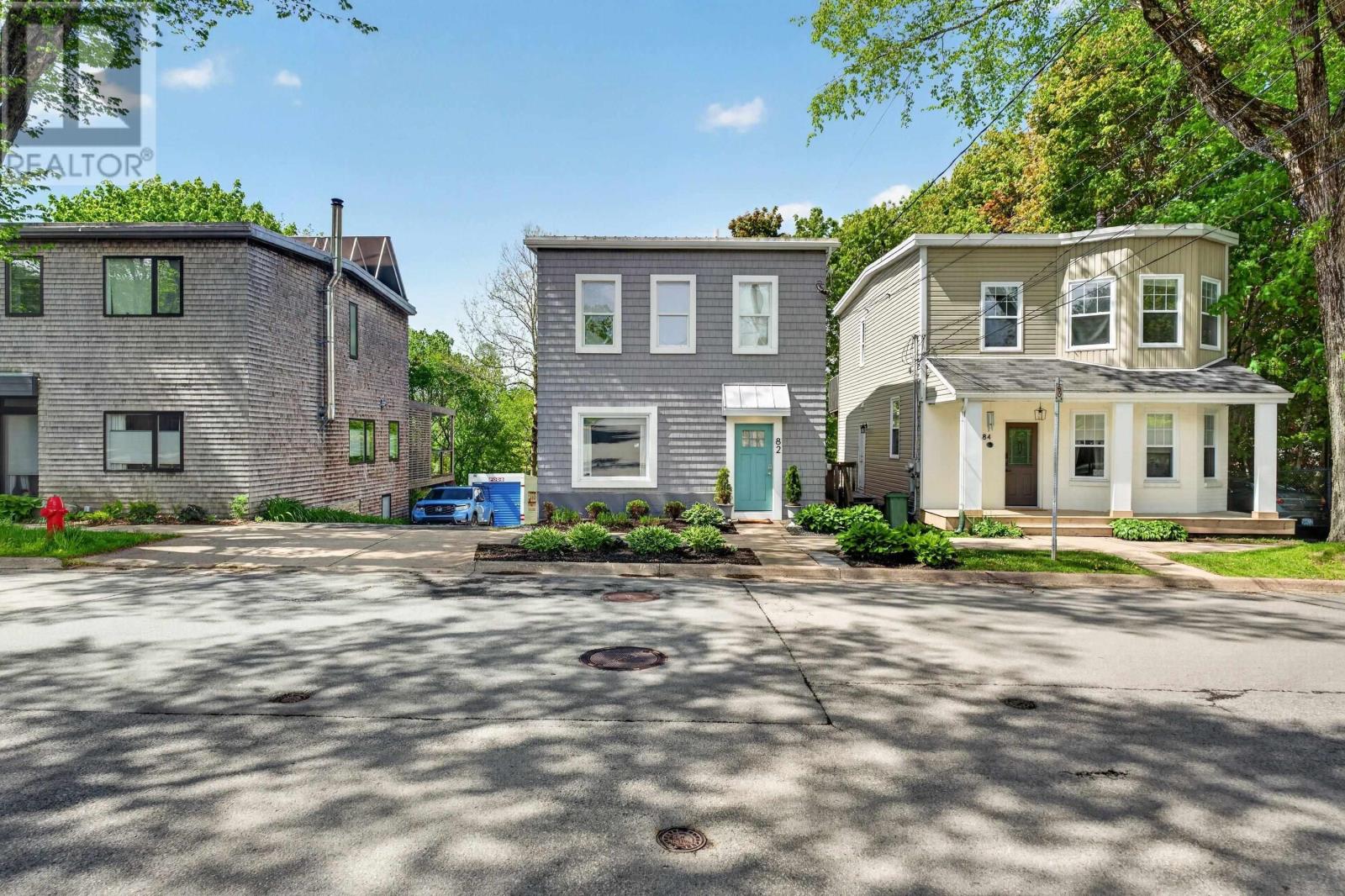 82 Hawthorne Street