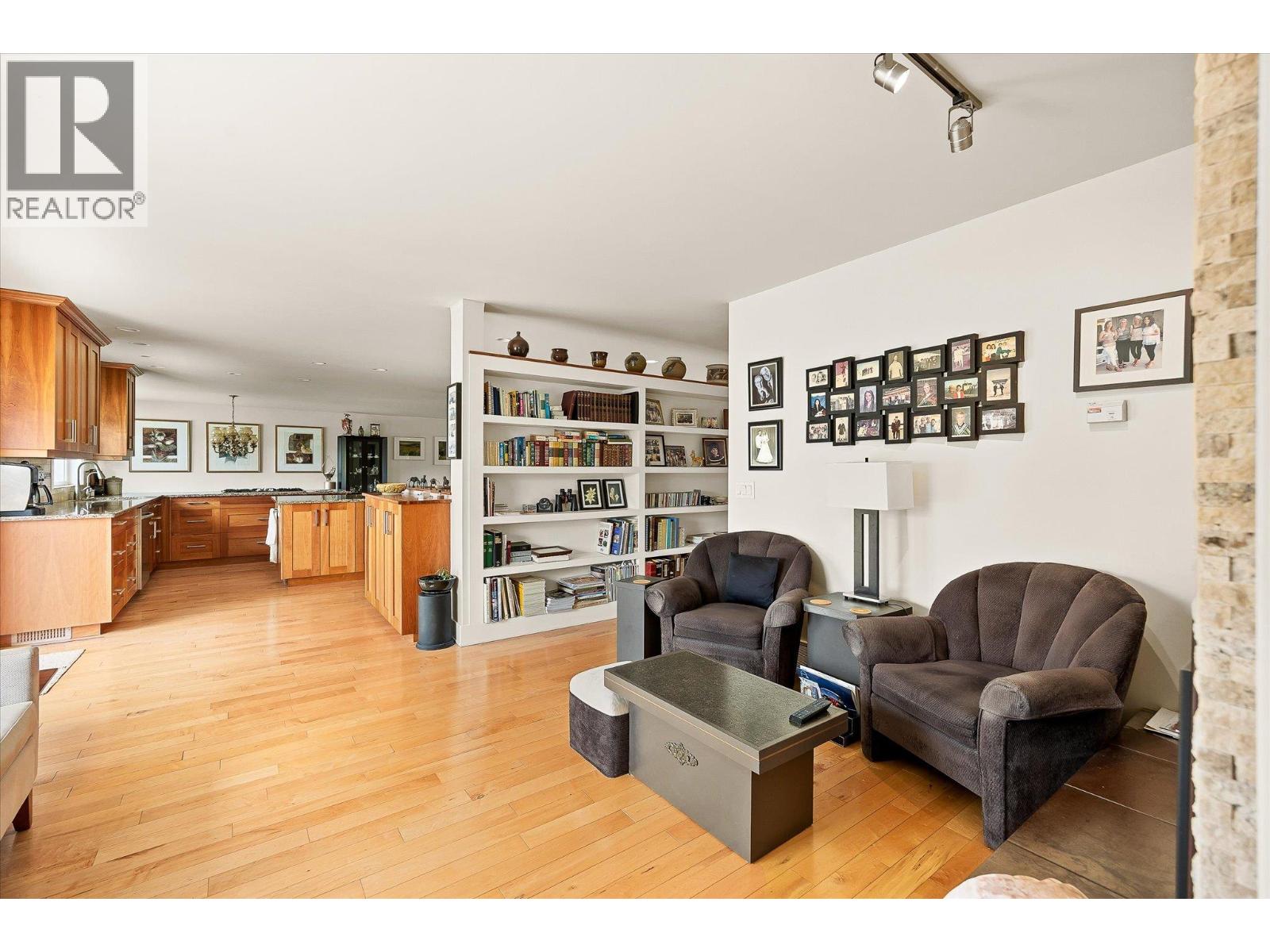 1670 Pritchard Drive - 23