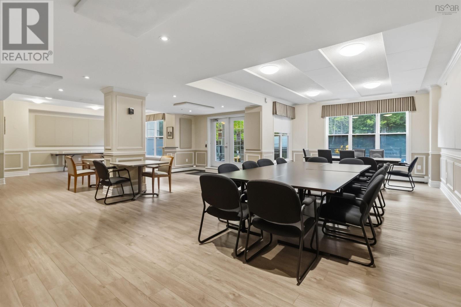 #305 36 Southgate Drive - 41