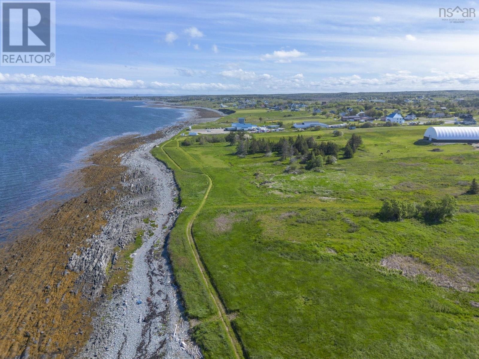 Property 17 of 25 of lot 2 1 Highway