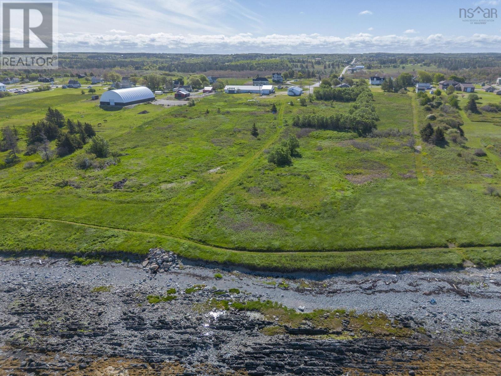 Property 21 of 25 of lot 2 1 Highway