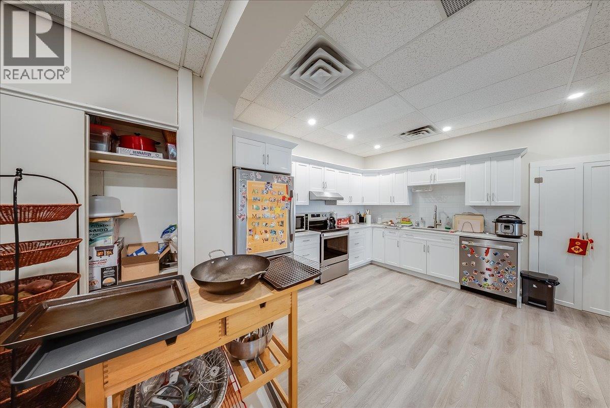 1500 CEDAR Avenue, Trail