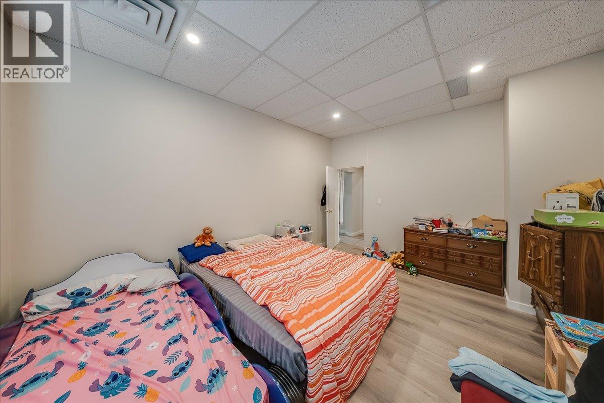 1500 CEDAR Avenue, Trail