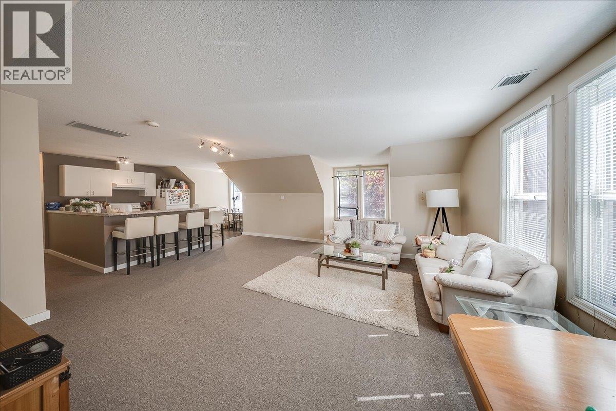 1500 CEDAR Avenue, Trail