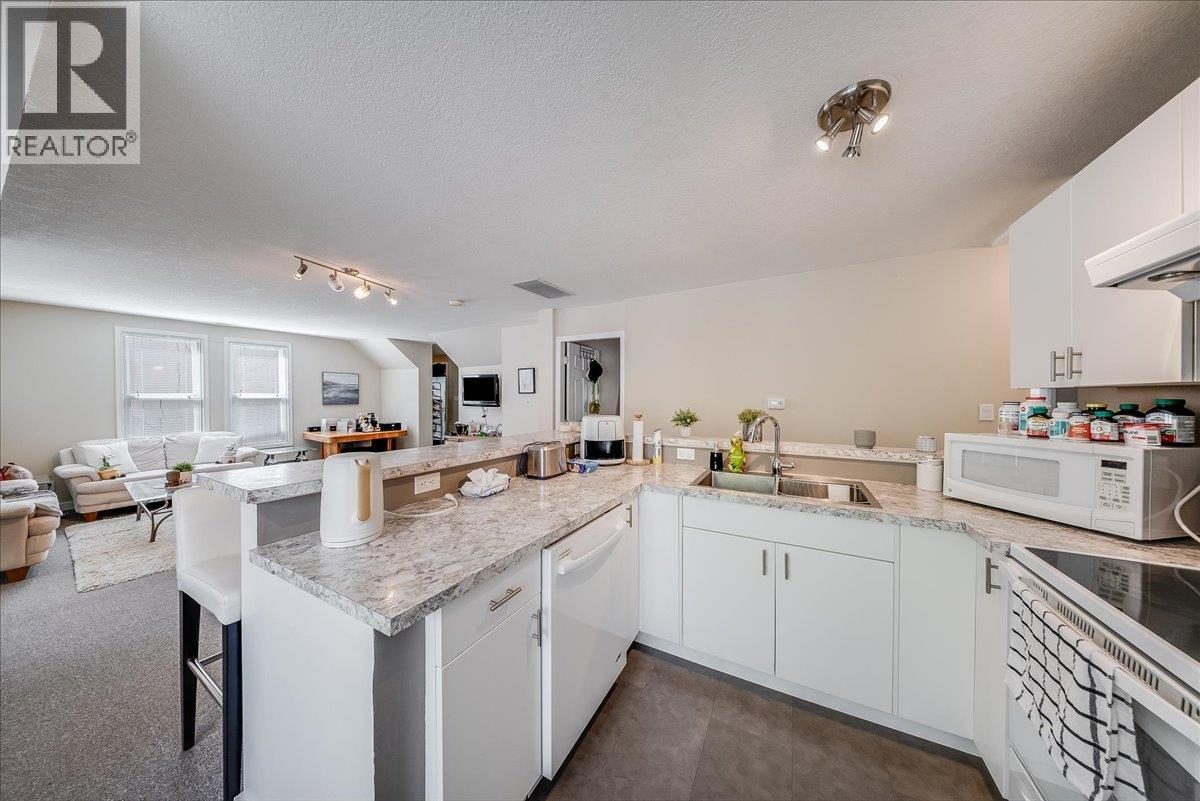 1500 CEDAR Avenue, Trail