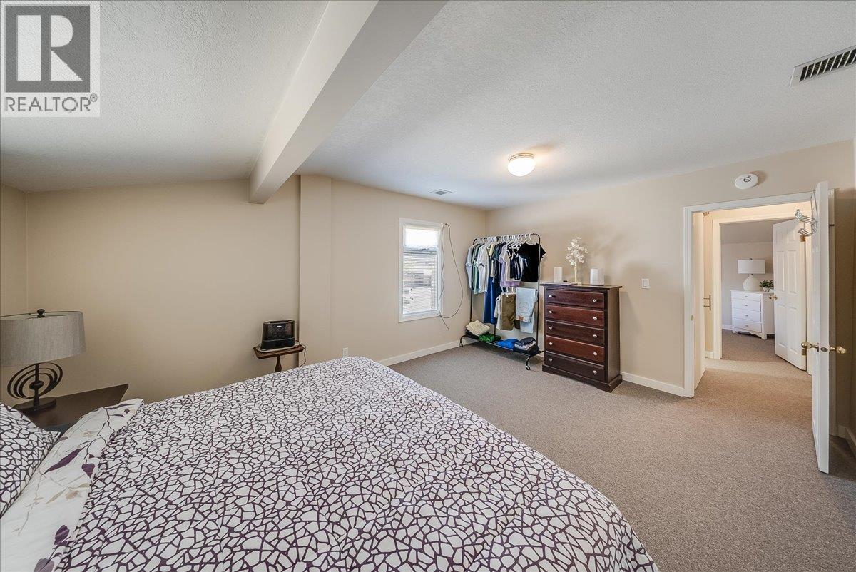 1500 CEDAR Avenue, Trail