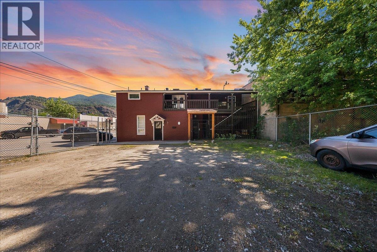 1500 CEDAR Avenue, Trail