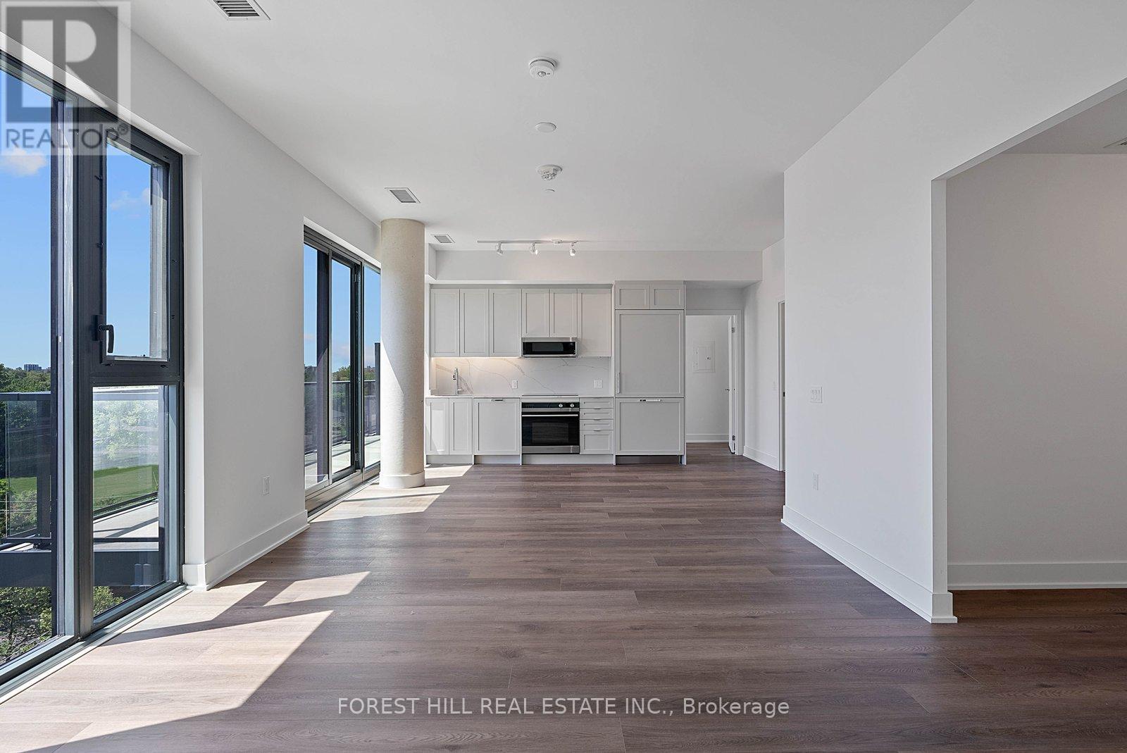#906 250 LAWRENCE AVENUE W - 10