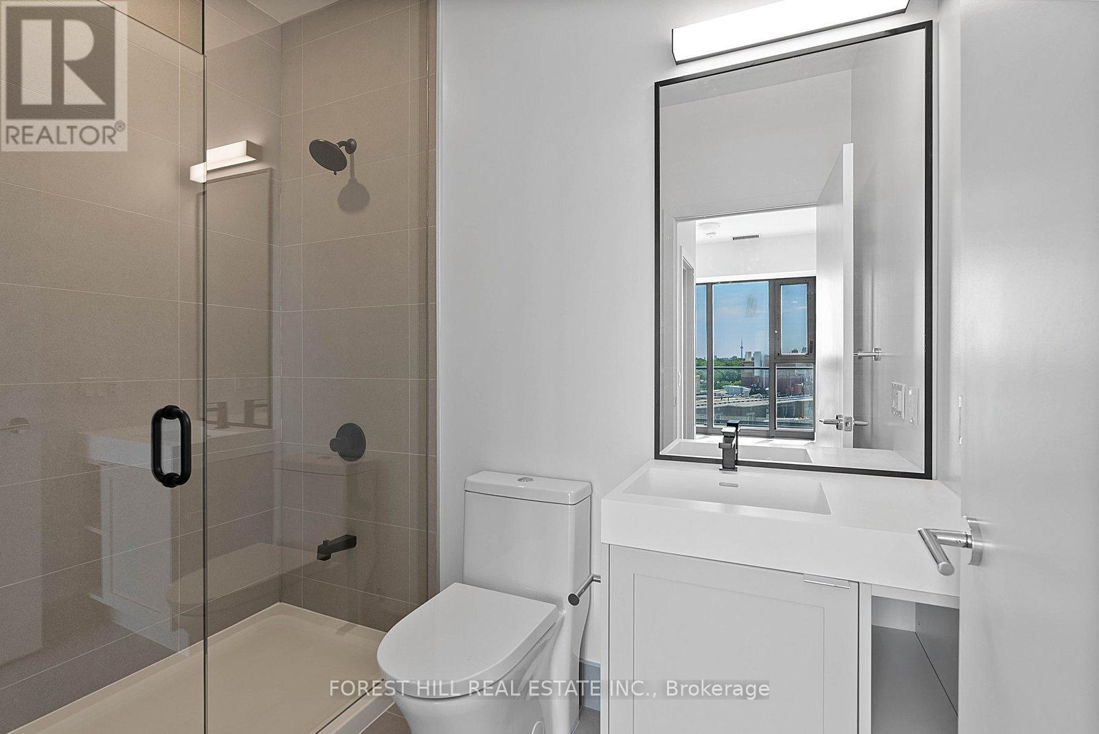 #906 250 LAWRENCE AVENUE W - 27