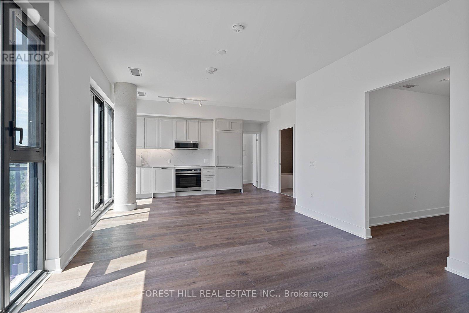 #906 250 LAWRENCE AVENUE W - 11