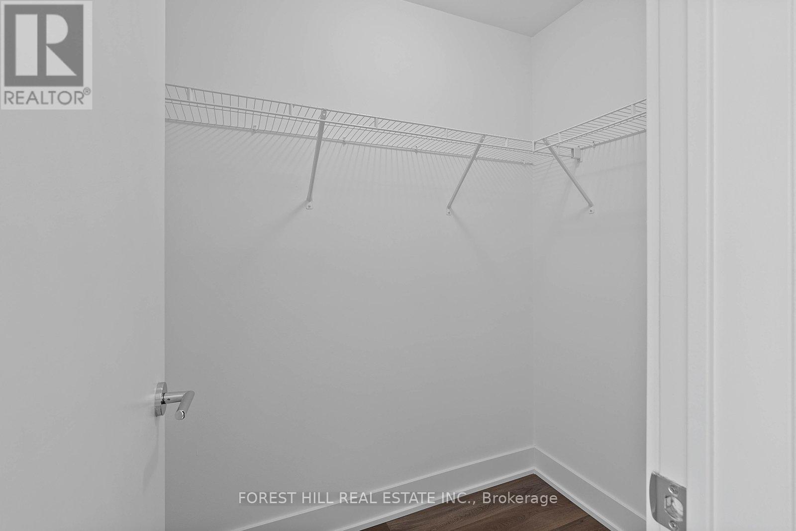 #906 250 LAWRENCE AVENUE W - 22