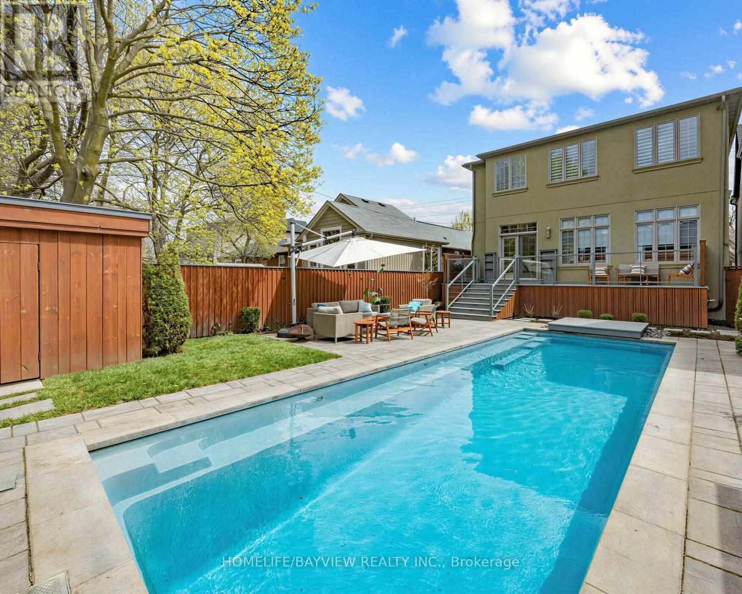 40 CLONMORE DRIVE - 40