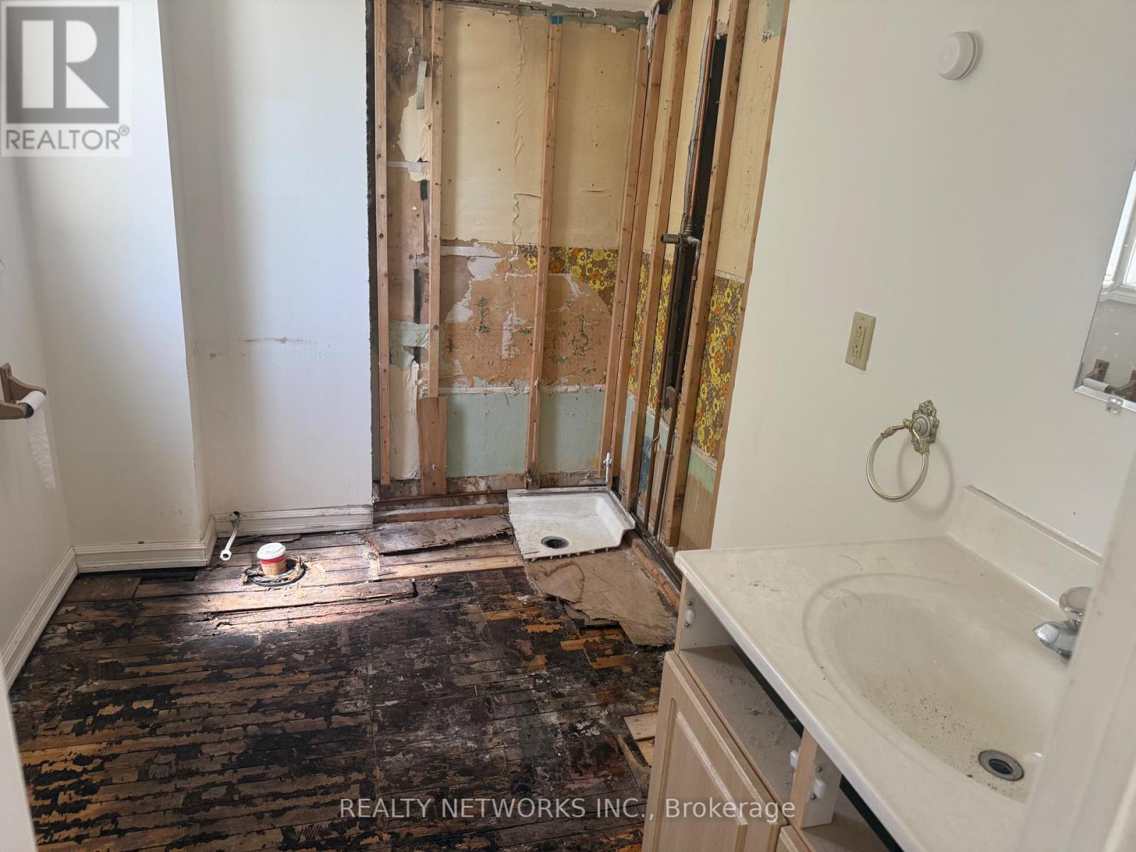 112 DWYER AVENUE - 16