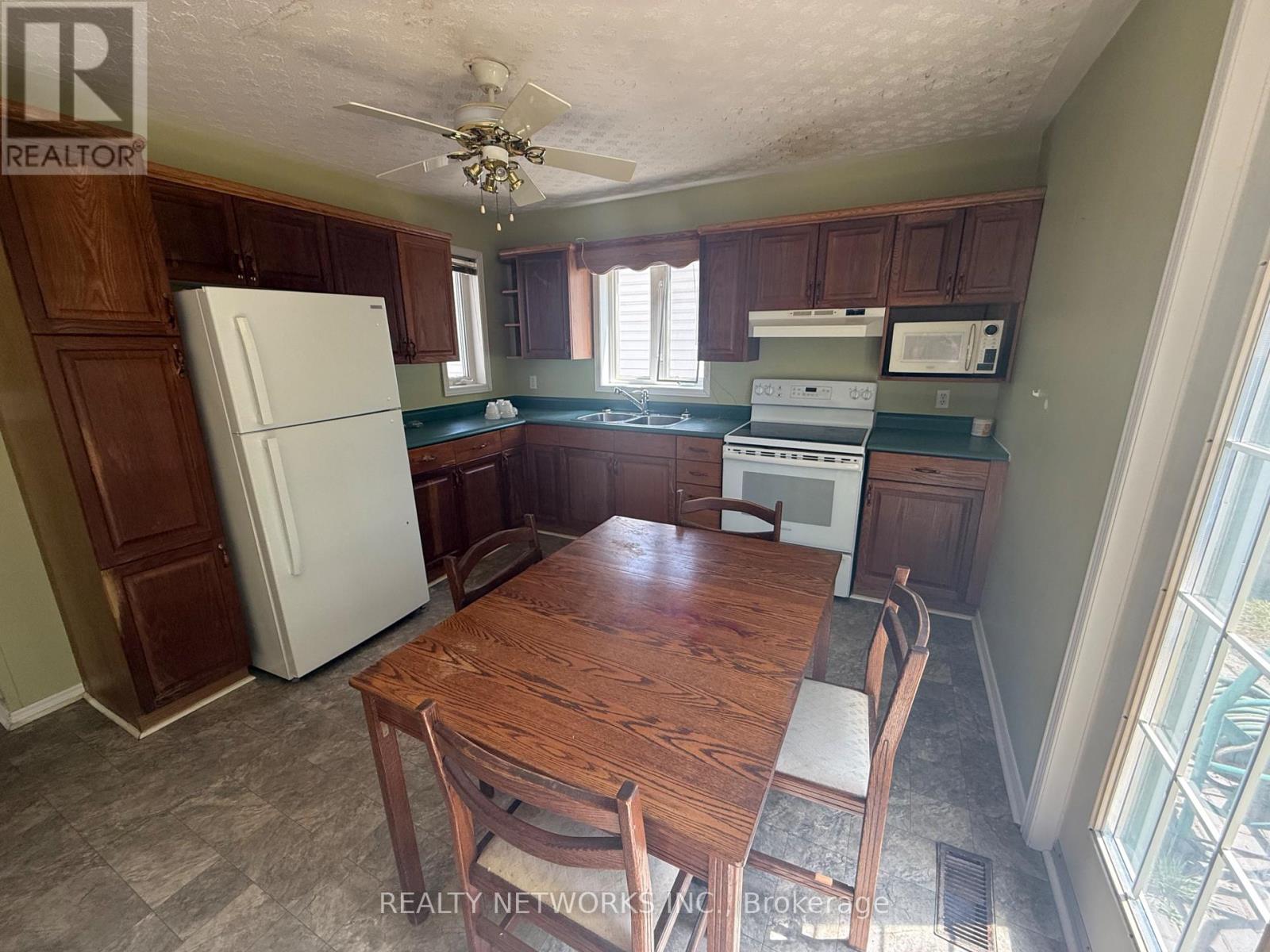 112 DWYER AVENUE - 9