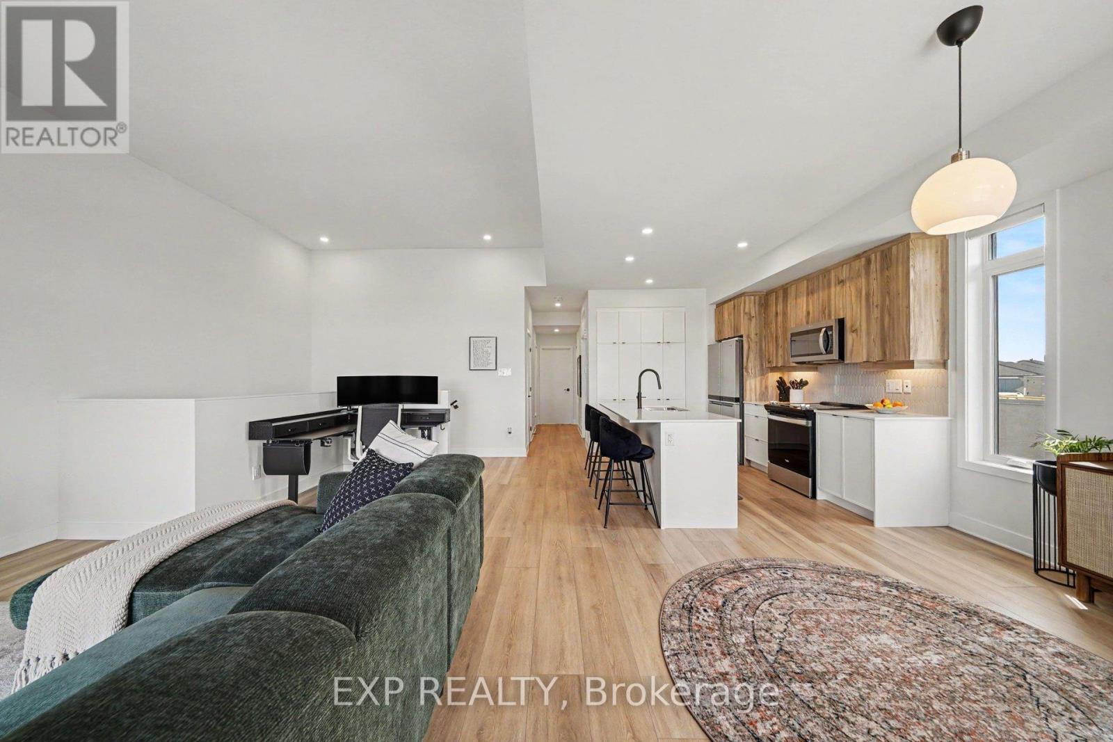 #M 4793 BANK STREET - 11