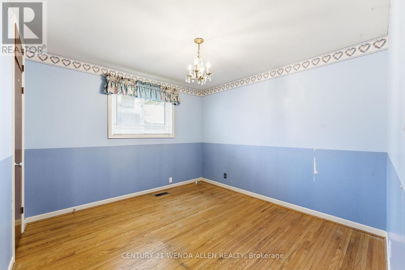 903 GRENOBLE BOULEVARD - 8