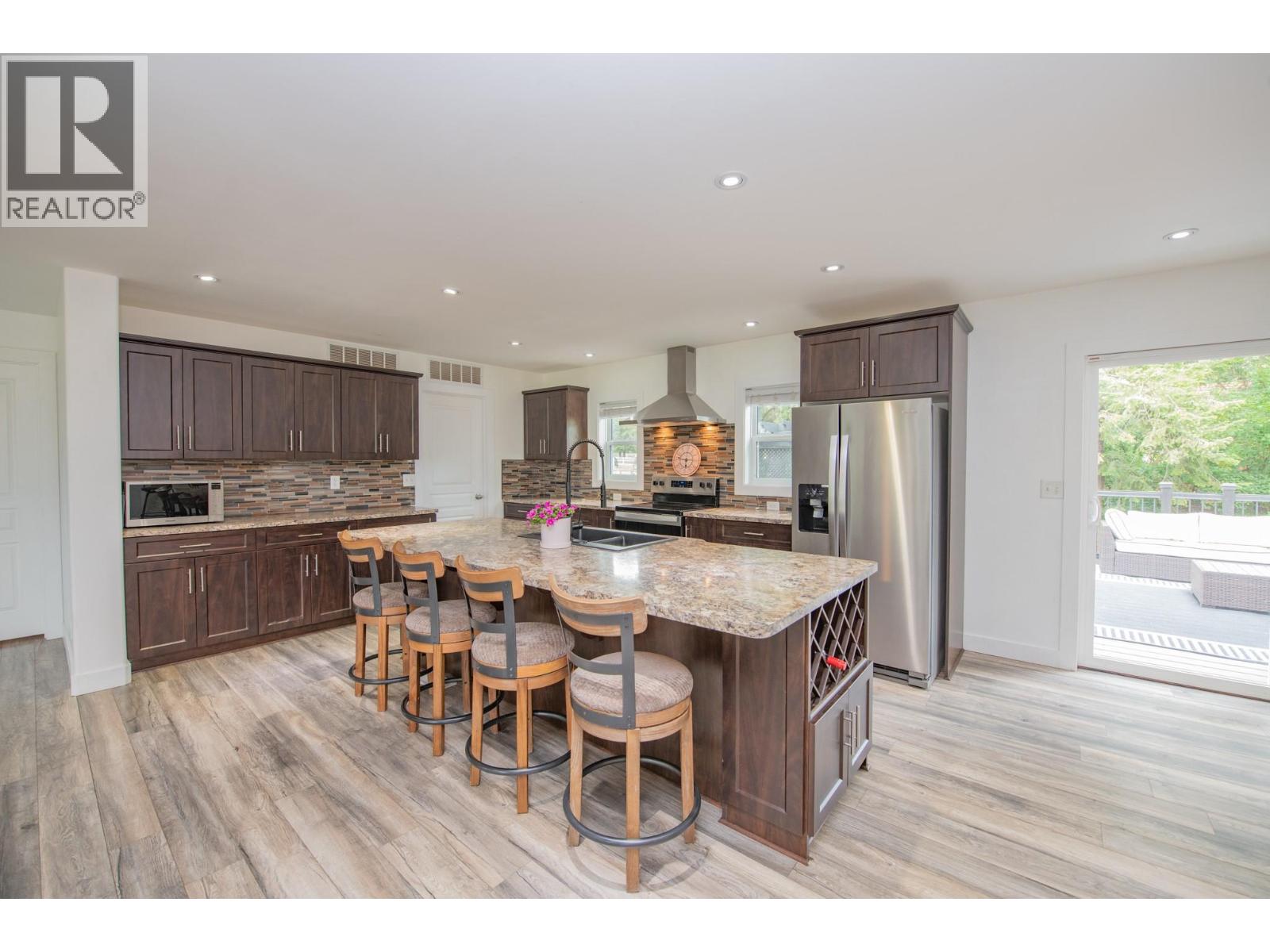 272 Lumby Mabel Lake Road - 14