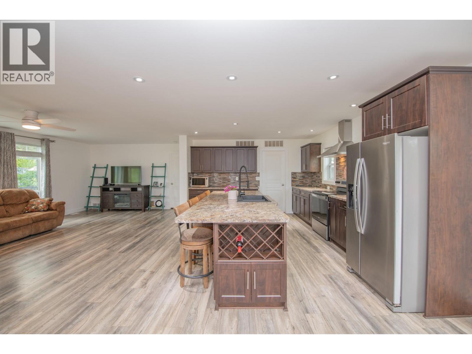 272 Lumby Mabel Lake Road - 16