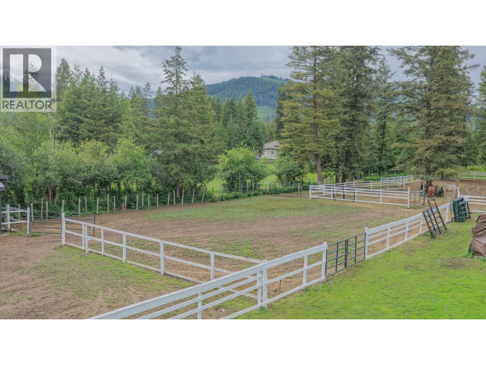 272 Lumby Mabel Lake Road - Image 3