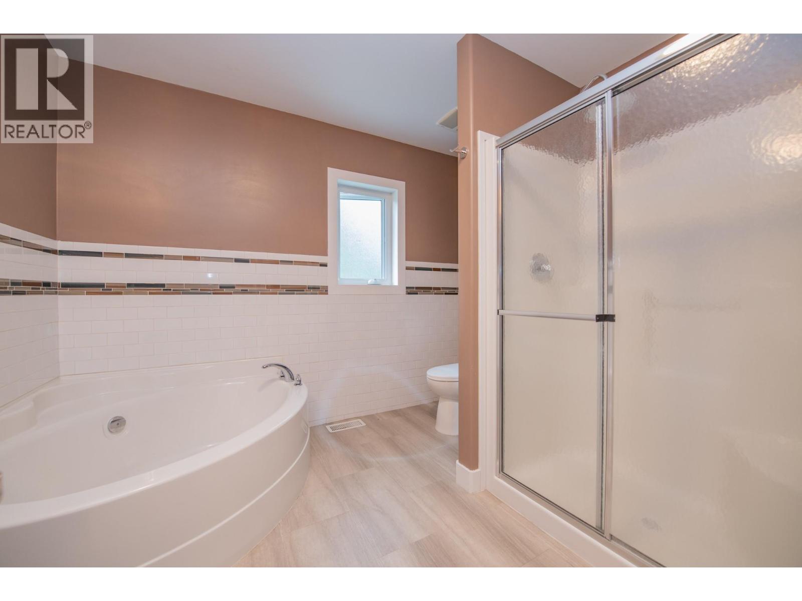 272 Lumby Mabel Lake Road - 34