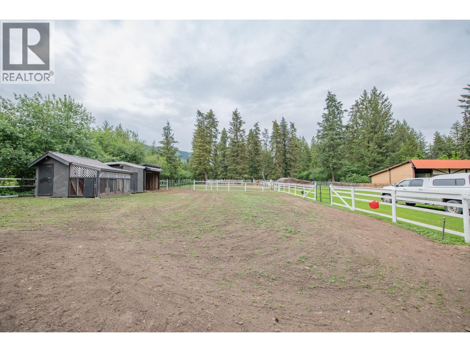 272 Lumby Mabel Lake Road - 47