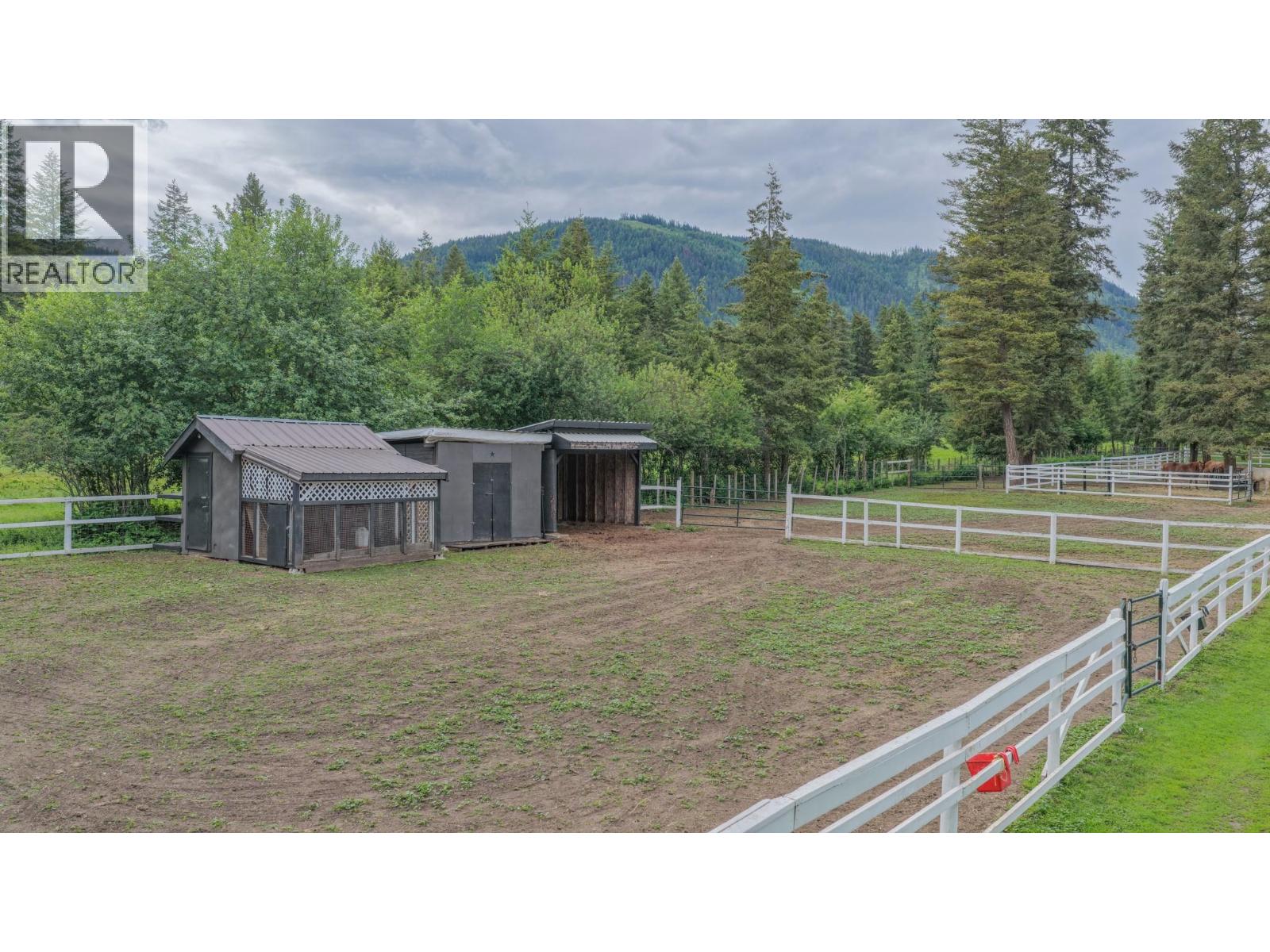 272 Lumby Mabel Lake Road - 48