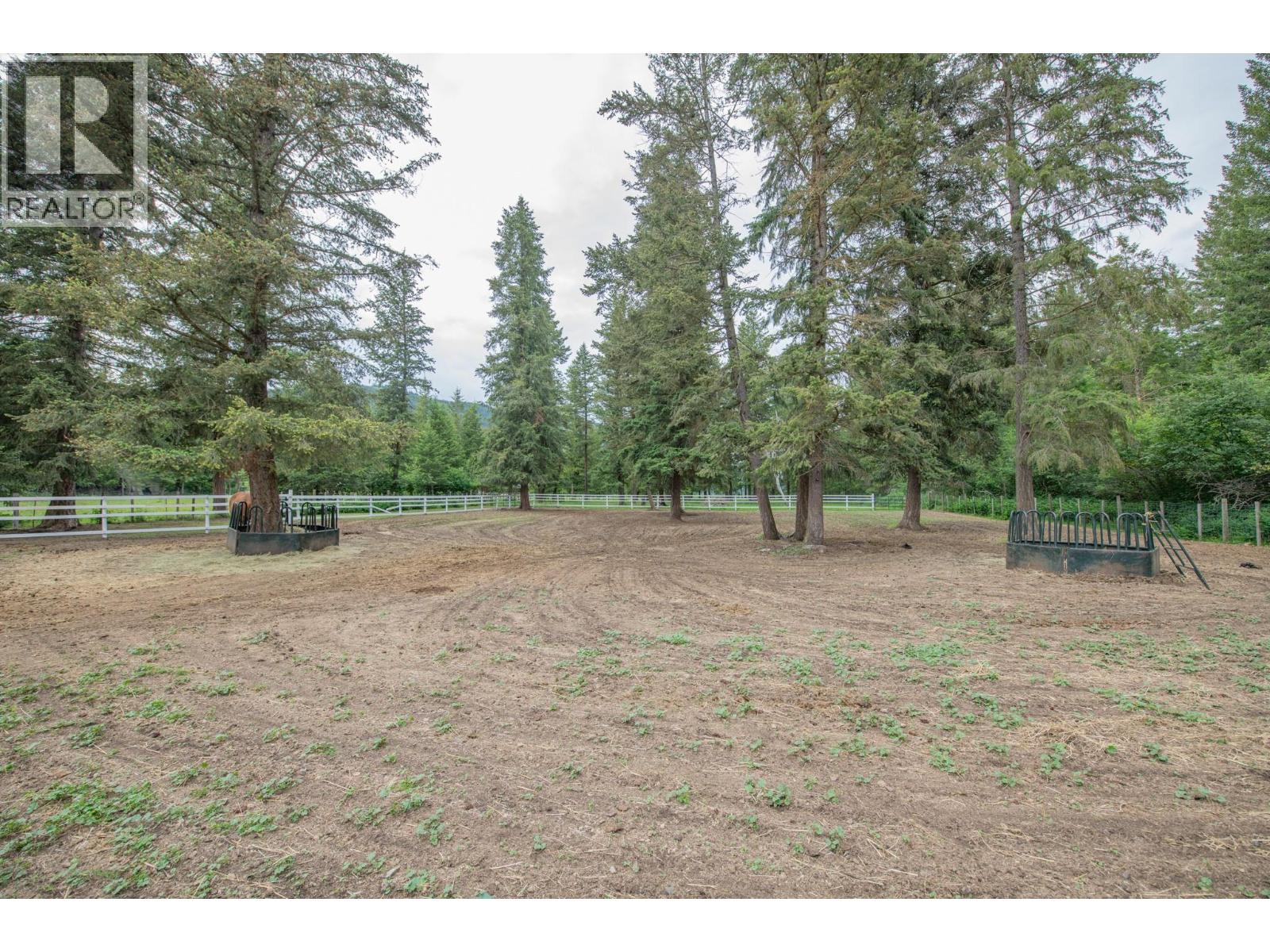 272 Lumby Mabel Lake Road - 52