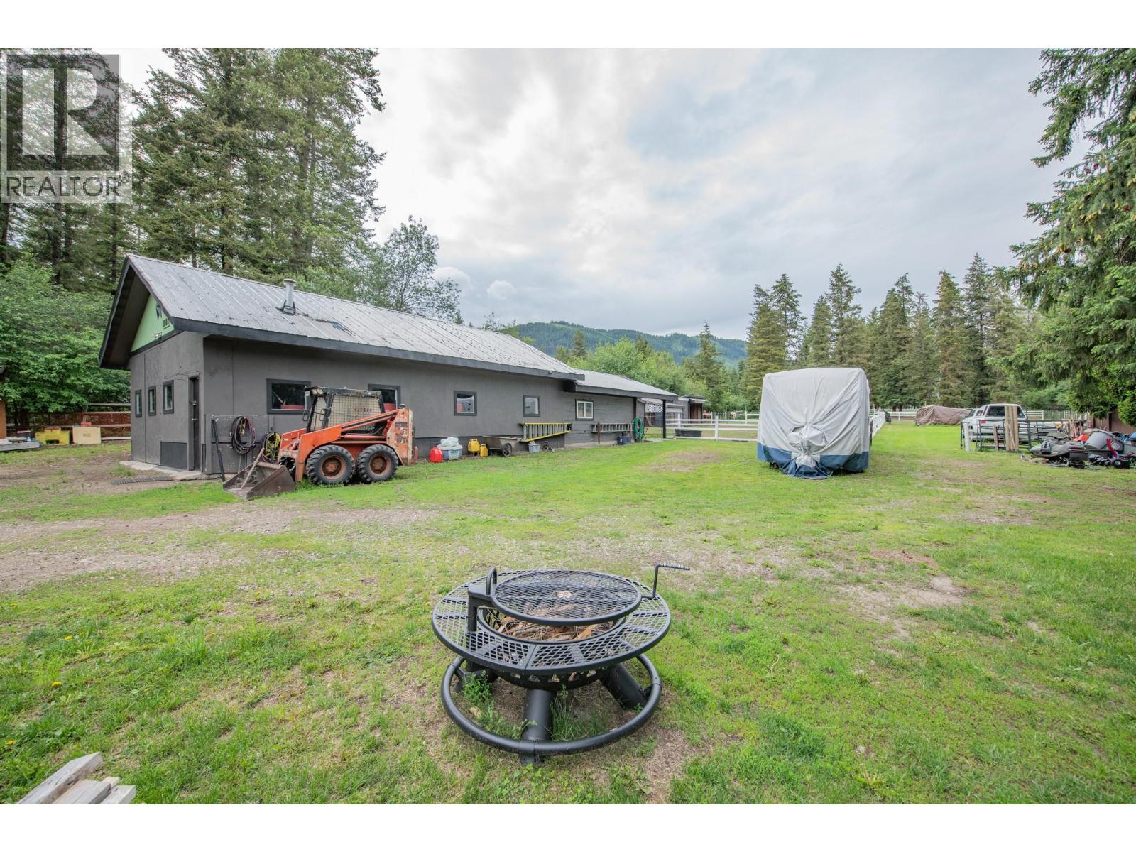 272 Lumby Mabel Lake Road - 58
