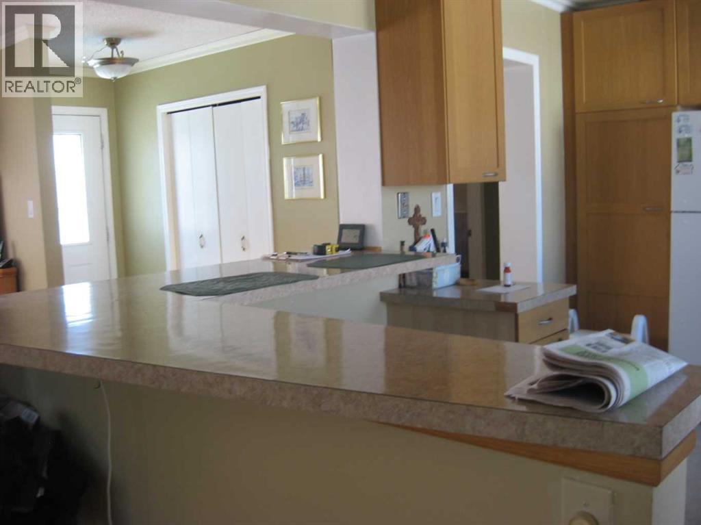 kitchn divider counter off dining area