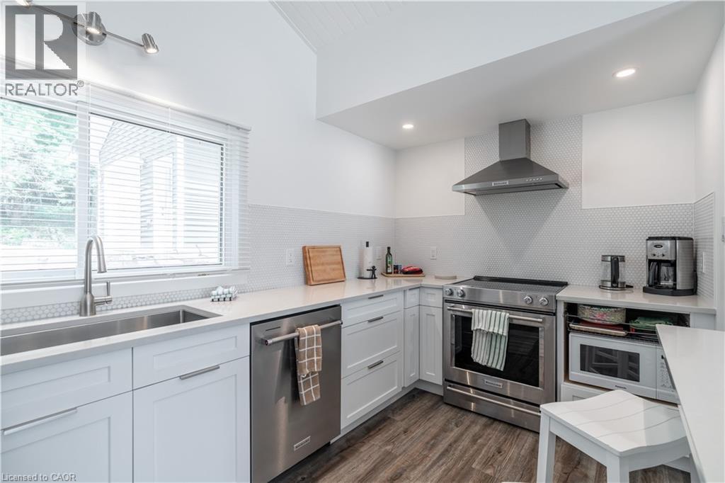 1056 INAWENDAWIN Road - 10