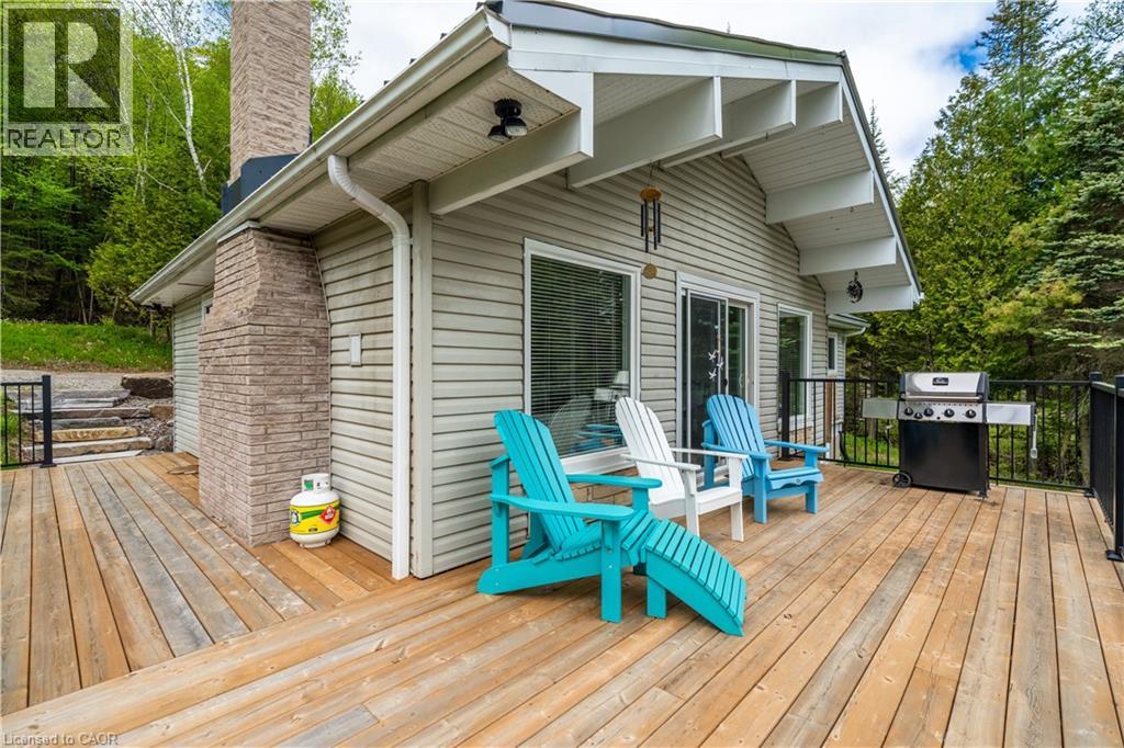 1056 INAWENDAWIN Road - 31