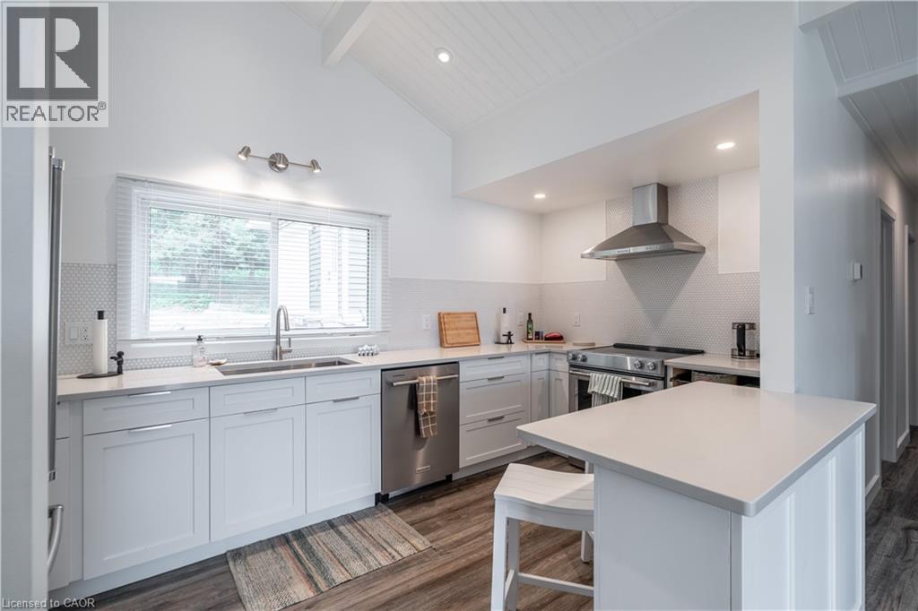 1056 INAWENDAWIN Road - 7