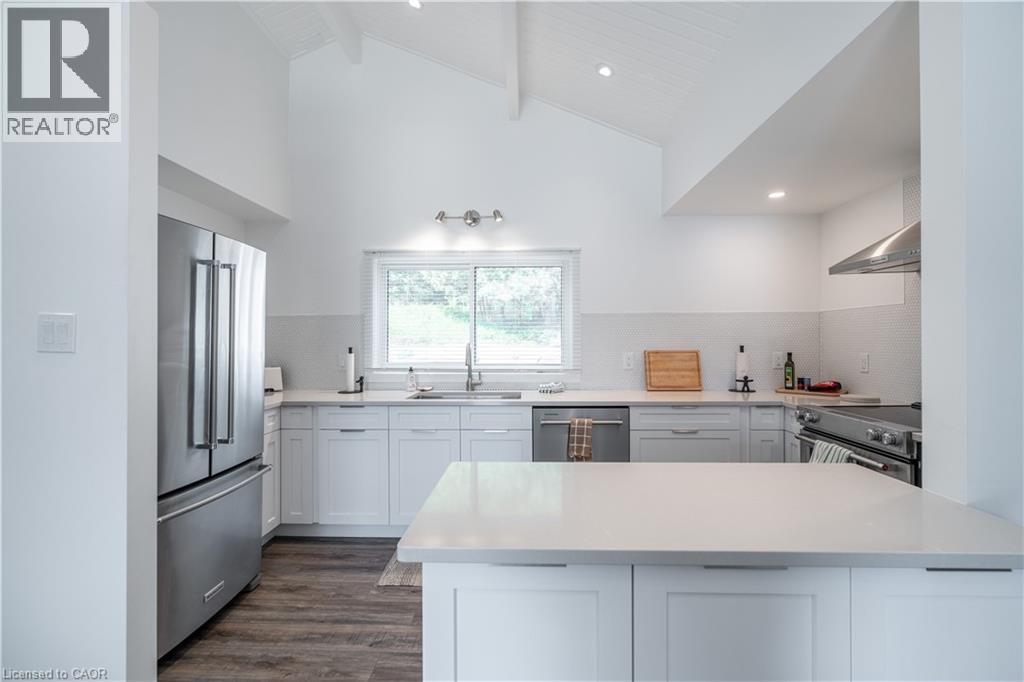 1056 INAWENDAWIN Road - 8