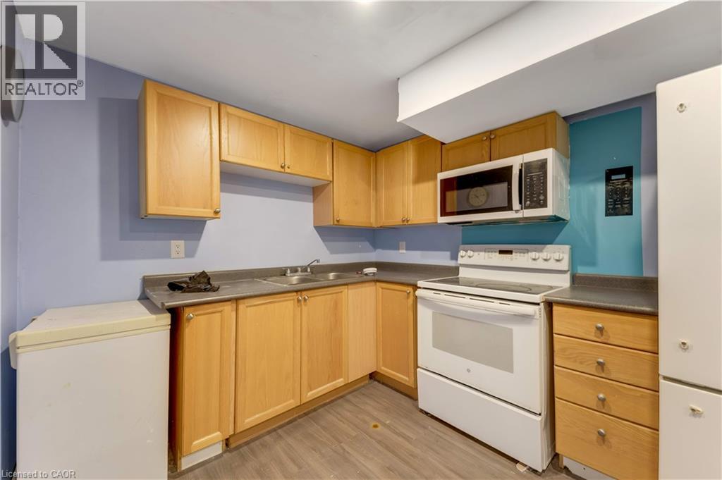 15 COPPER LEAF Street - 33