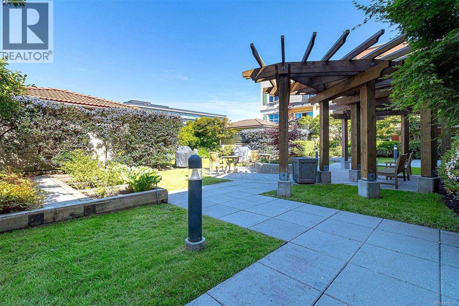 #202 1620 McKenzie Ave - 25