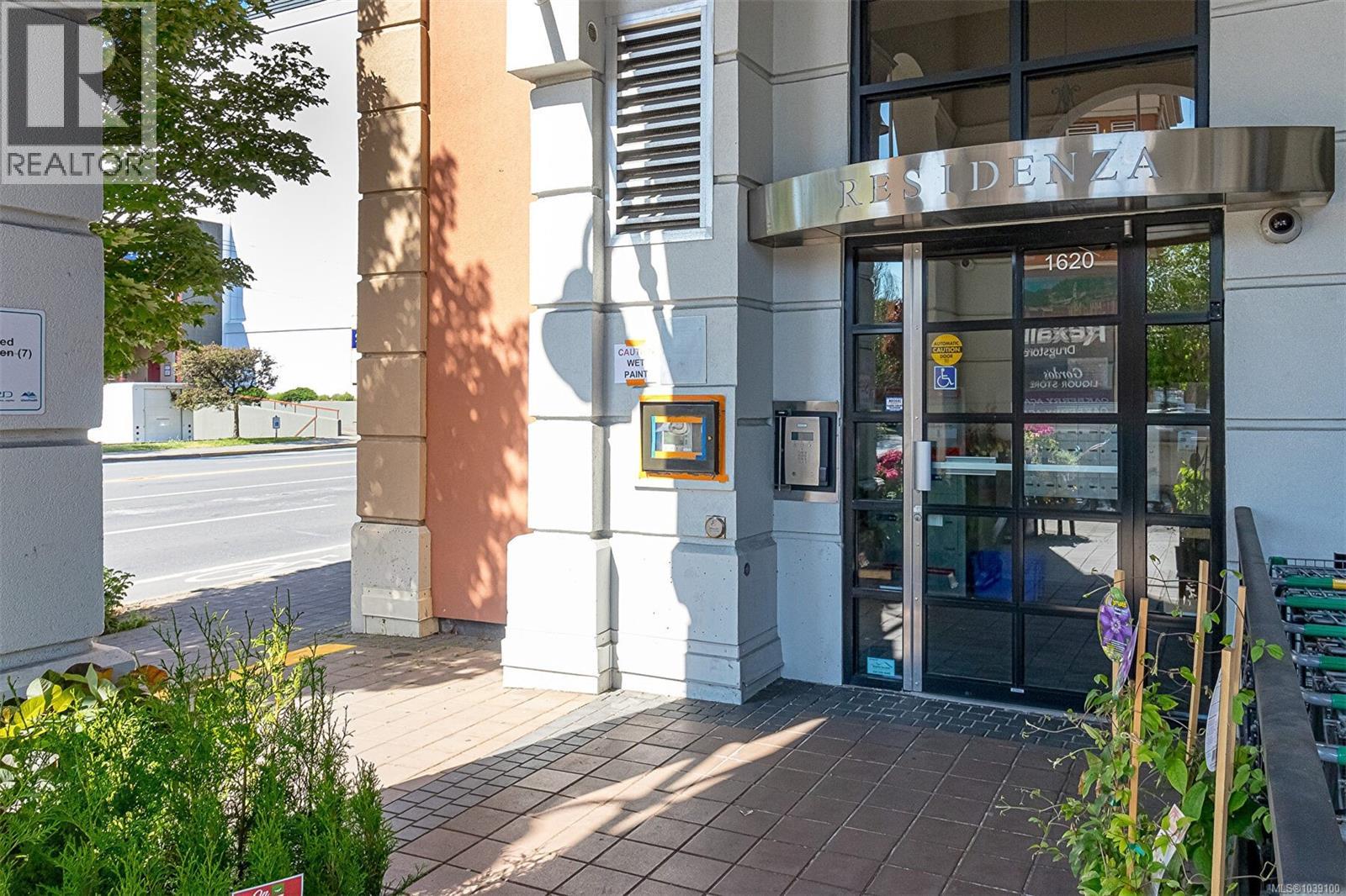 202 1620 McKenzie Avenue, Saanich
