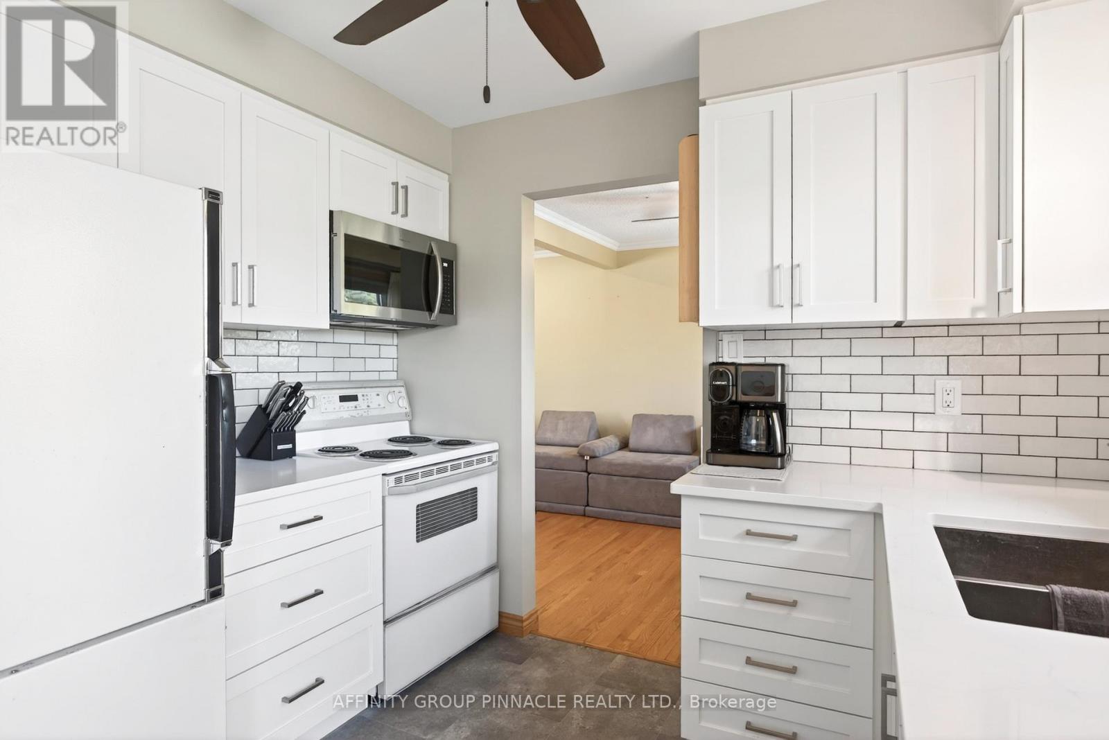 17 EDGEWOOD DRIVE E - 12